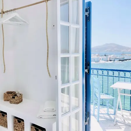 Seafront Little Mermaid Apartment Naousa (Paros)