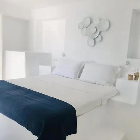Seafront Little Mermaid Apartment Naousa (Paros)